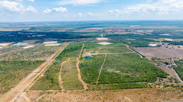 000 County Road 332, Runge, TX 78151