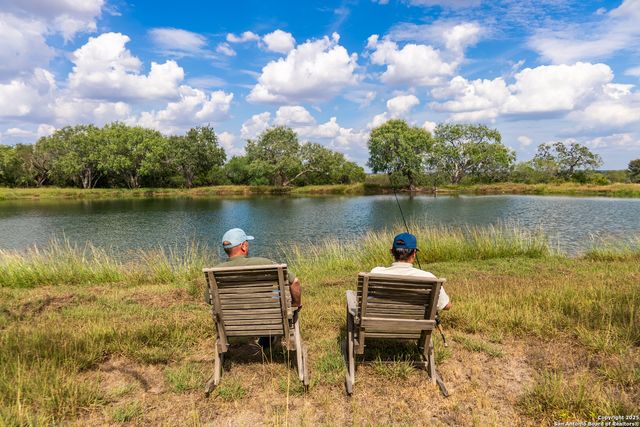 000 County Road 332, Runge, TX 78151