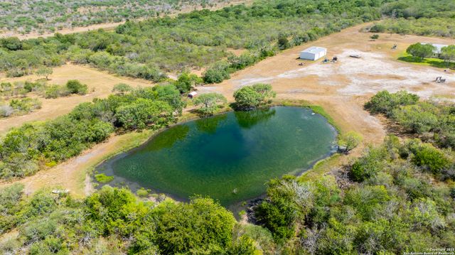 000 County Road 332, Runge, TX 78151