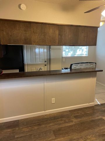 300 Canion ST B, Austin, TX 78752