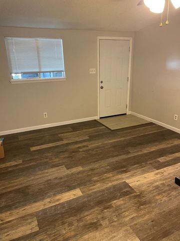 300 Canion ST B, Austin, TX 78752