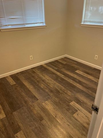 300 Canion ST B, Austin, TX 78752