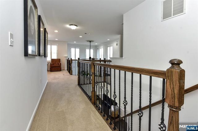 28 Autumn Way 72, Montvale, NJ 07645