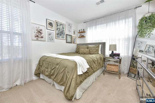 28 Autumn Way 72, Montvale, NJ 07645