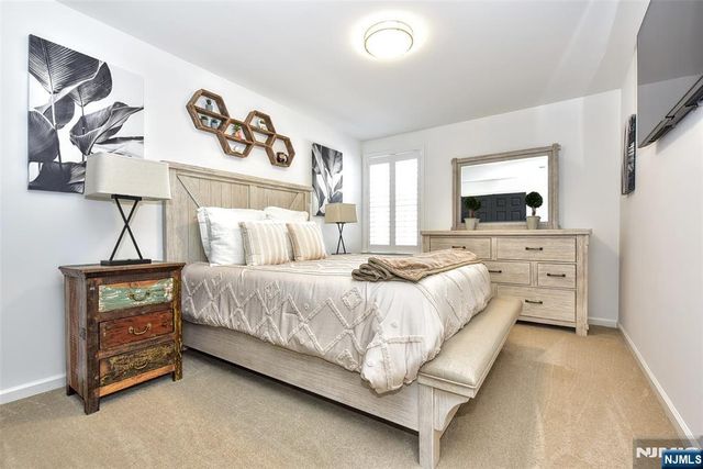 28 Autumn Way 72, Montvale, NJ 07645