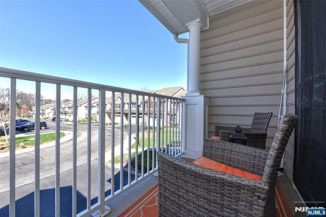 28 Autumn Way 72, Montvale, NJ 07645