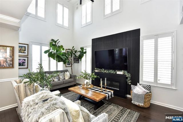 28 Autumn Way 72, Montvale, NJ 07645