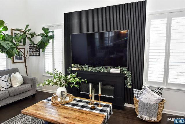 28 Autumn Way 72, Montvale, NJ 07645