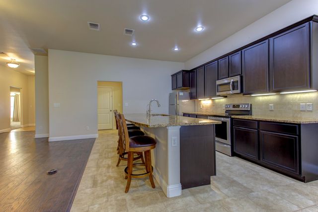 9702 Ross Avenue, Lubbock, TX 79424