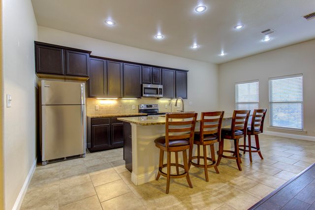 9702 Ross Avenue, Lubbock, TX 79424