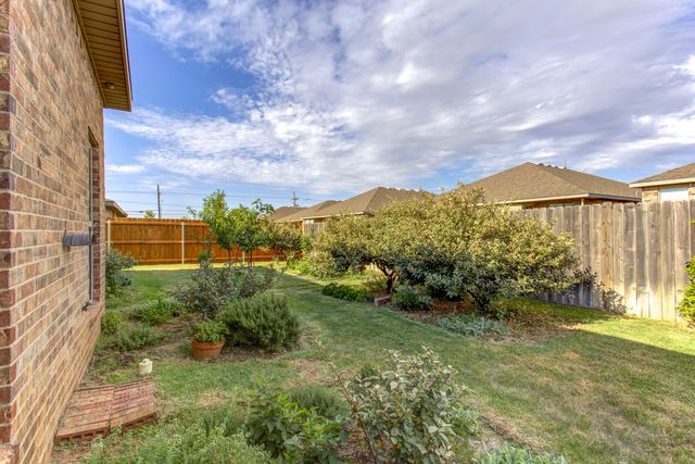 9702 Ross Avenue, Lubbock, TX 79424