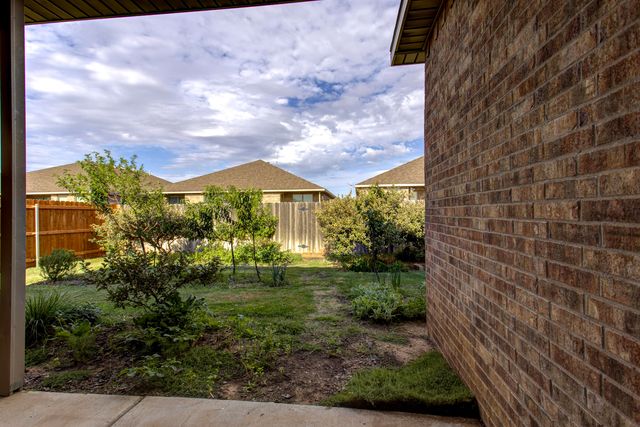 9702 Ross Avenue, Lubbock, TX 79424