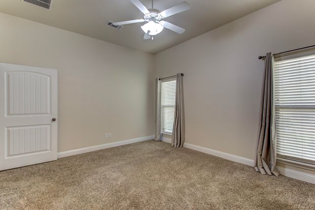 9702 Ross Avenue, Lubbock, TX 79424