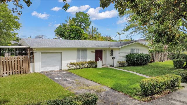 8285 SW 104th St, Miami, FL 33156