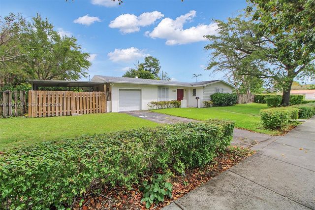 8285 SW 104th St, Miami, FL 33156