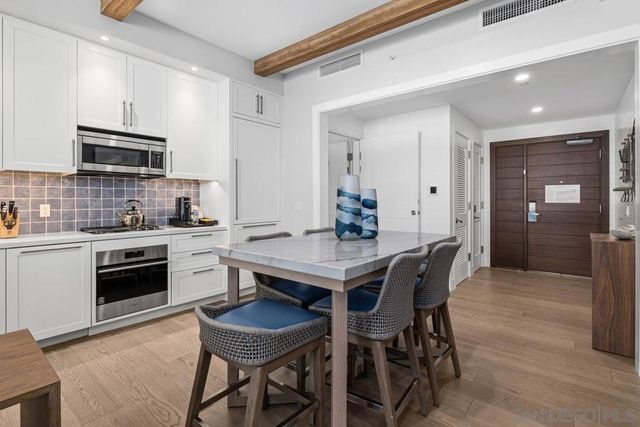 1500 Orange Ave Res 17, Coronado, CA 92118