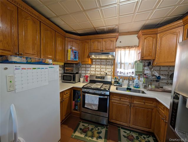 216 N Ocean Avenue, Freeport, NY 11520