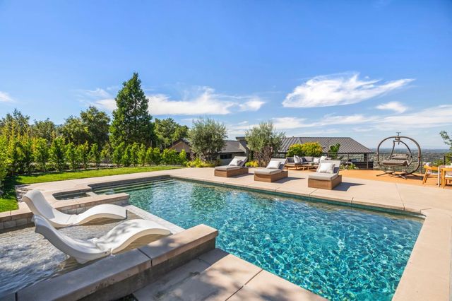 17808 Tourney Road, Los Gatos, CA 95030