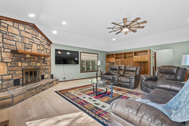 19 La Canada Way, Hot Springs Village, AR 71909