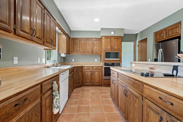 19 La Canada Way, Hot Springs Village, AR 71909