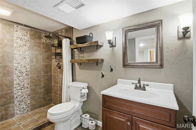 152 Forest Oaks Drive, Caseyville, IL 62232