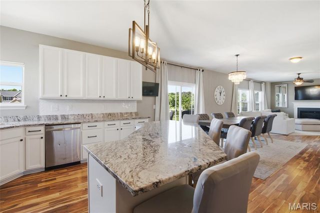 152 Forest Oaks Drive, Caseyville, IL 62232