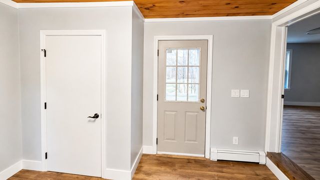 16 Moharimet Drive, Madbury, NH 03823