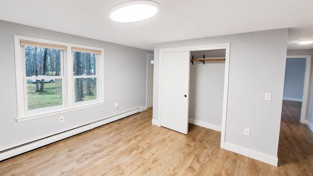 16 Moharimet Drive, Madbury, NH 03823