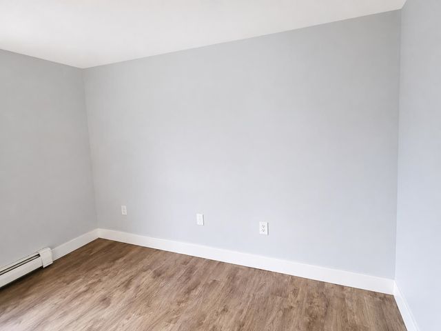 16 Moharimet Drive, Madbury, NH 03823