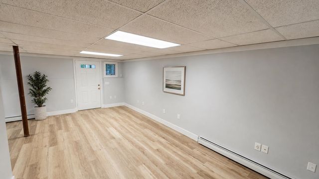 16 Moharimet Drive, Madbury, NH 03823