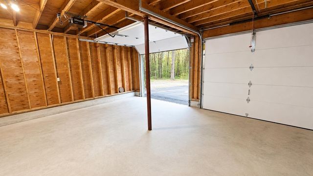 16 Moharimet Drive, Madbury, NH 03823