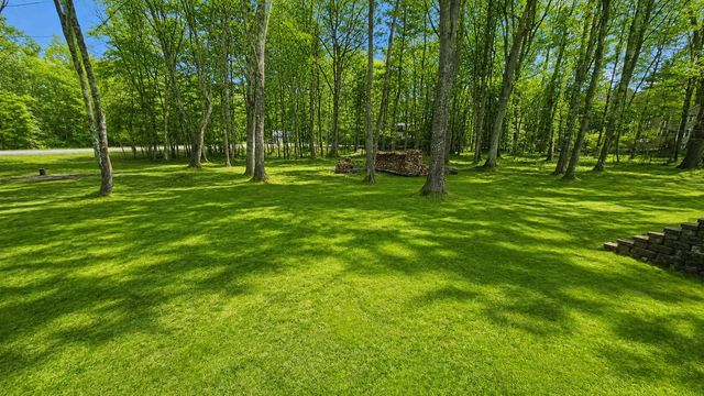 16 Moharimet Drive, Madbury, NH 03823