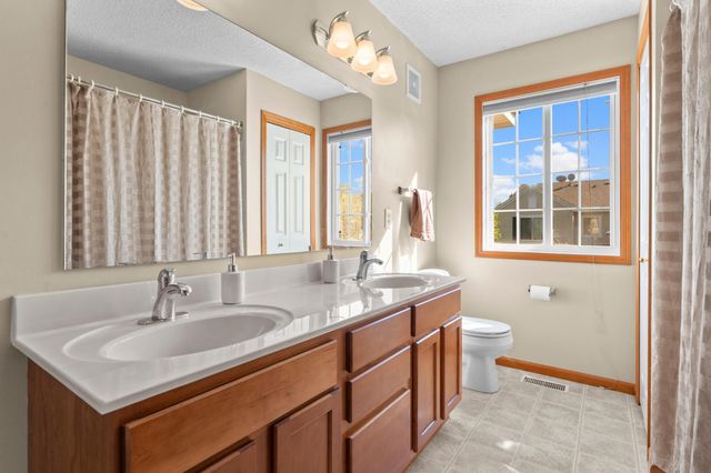 13457 Europa Court N 9, Hugo, MN 55038