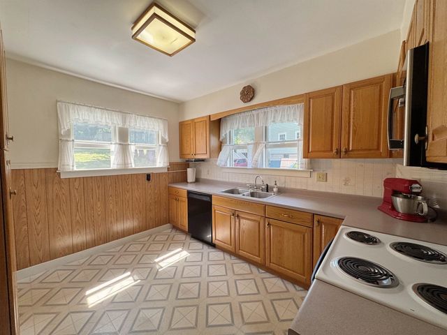 260 Pleasant Street, Claremont, NH 03743