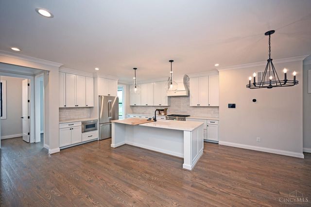 7412 Orchard Street, Columbia Twp, OH 45227