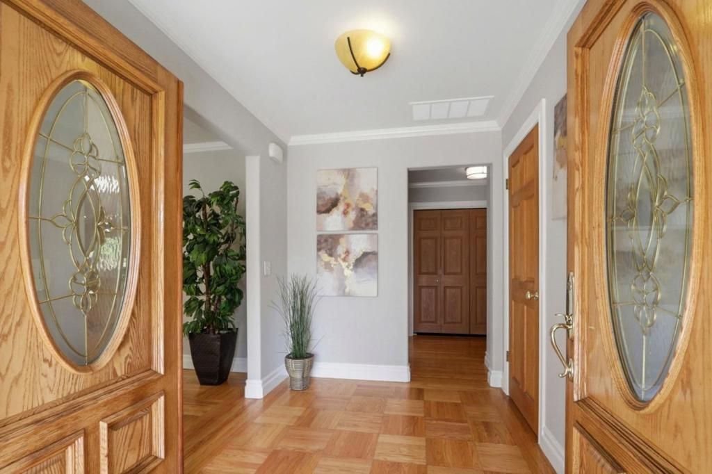 Image 10 of property listing at 12387 Stonebrook Drive, Los Altos Hills, CA 94022