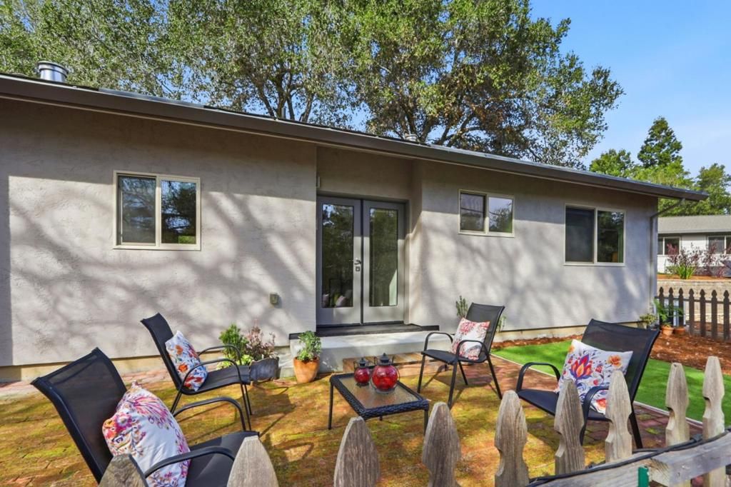 Image 112 of property listing at 12387 Stonebrook Drive, Los Altos Hills, CA 94022