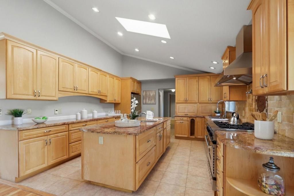 Image 25 of property listing at 12387 Stonebrook Drive, Los Altos Hills, CA 94022