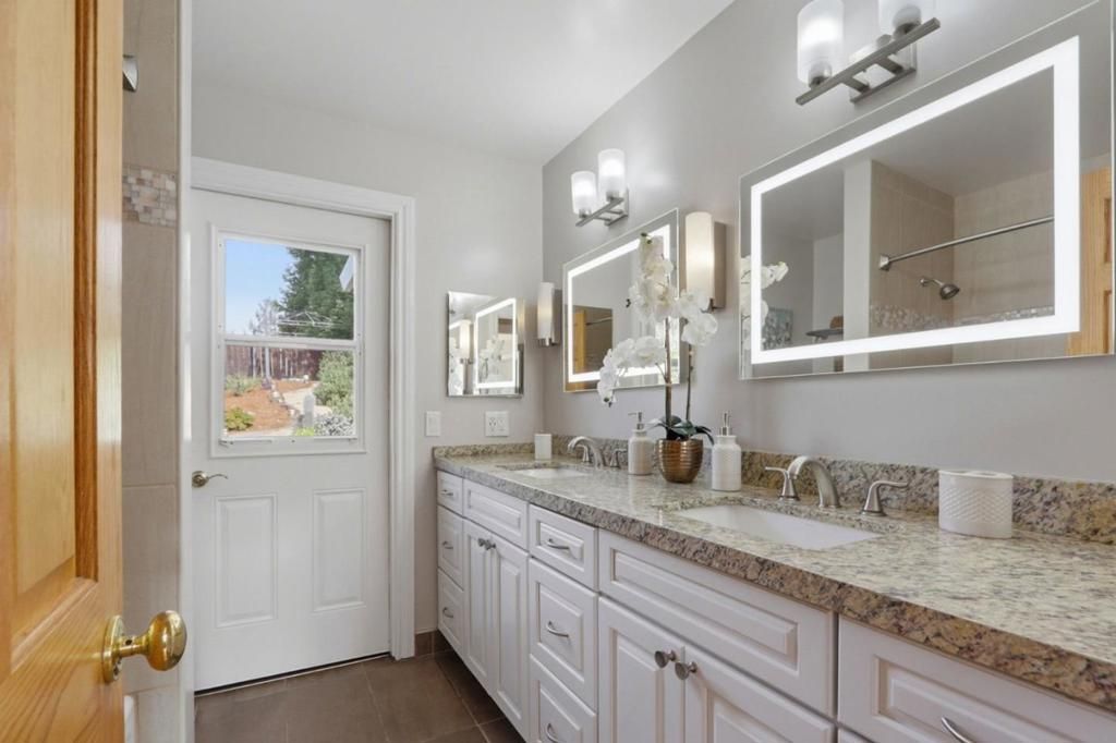 Image 43 of property listing at 12387 Stonebrook Drive, Los Altos Hills, CA 94022