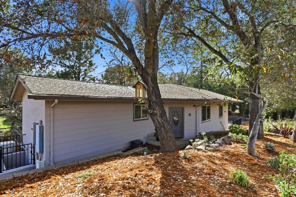 Image 75 of property listing at 12387 Stonebrook Drive, Los Altos Hills, CA 94022