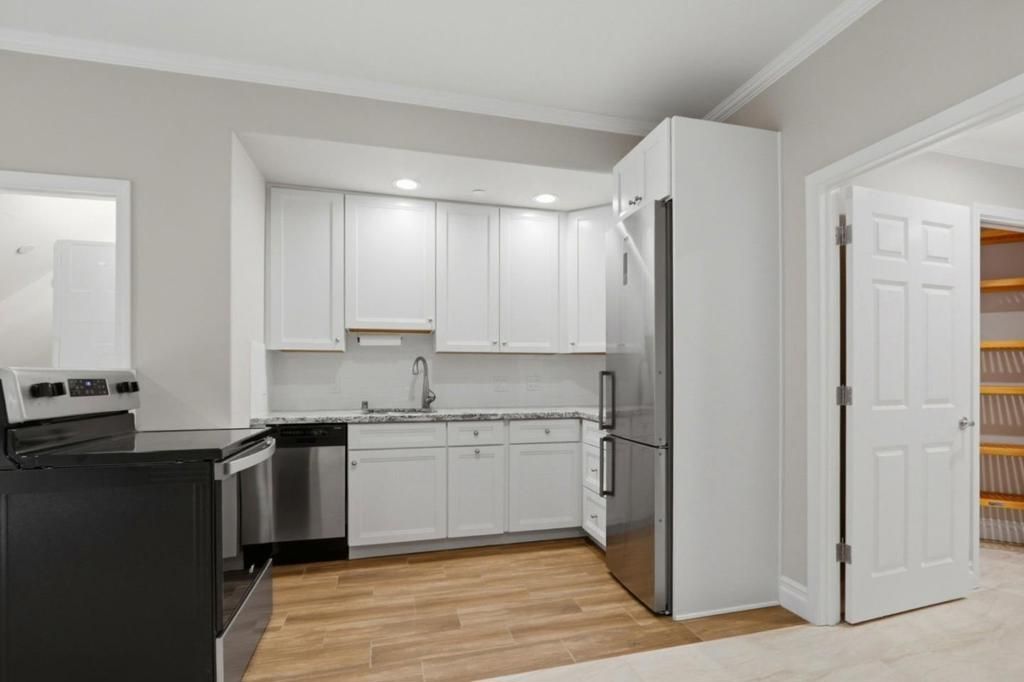 Image 99 of property listing at 12387 Stonebrook Drive, Los Altos Hills, CA 94022