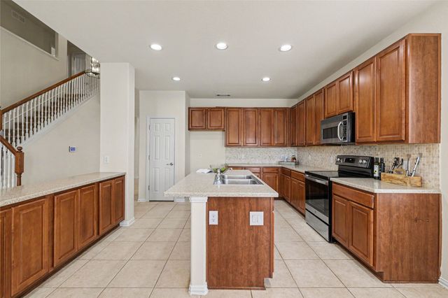 1041 Crystal Lake Drive, Frisco, TX 75036