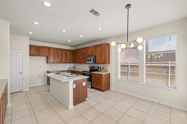 1041 Crystal Lake Drive, Frisco, TX 75036