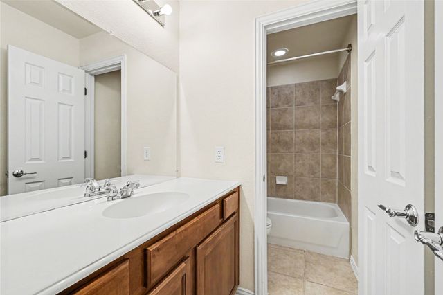 1041 Crystal Lake Drive, Frisco, TX 75036