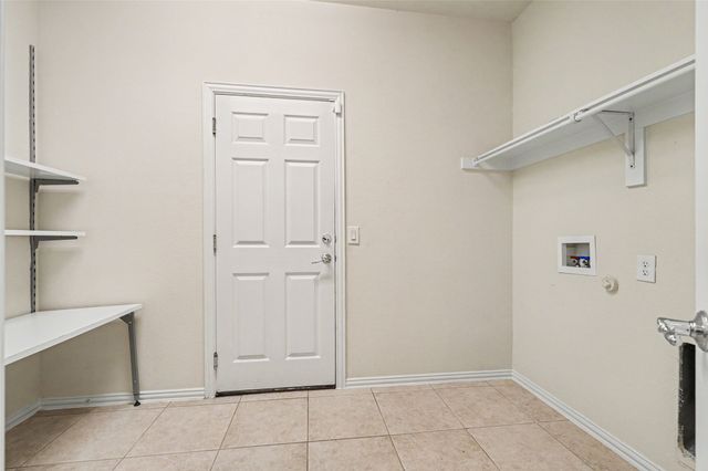 1041 Crystal Lake Drive, Frisco, TX 75036