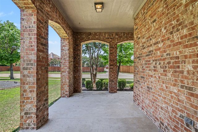 1041 Crystal Lake Drive, Frisco, TX 75036