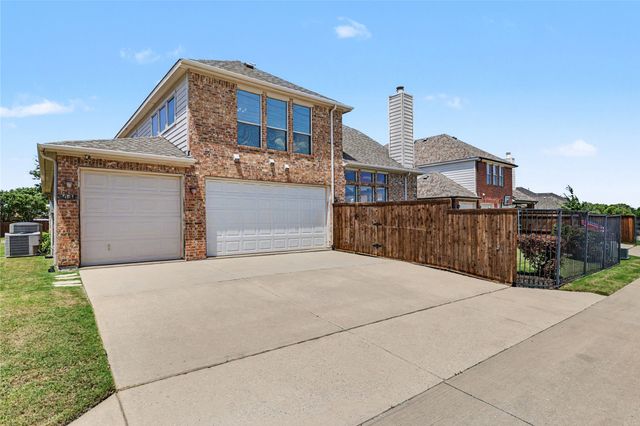 1041 Crystal Lake Drive, Frisco, TX 75036