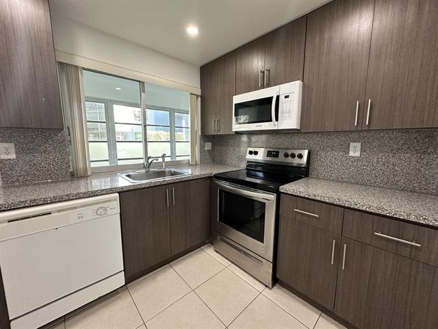 9401 Lime Bay Boulevard 115, Tamarac, FL 33321