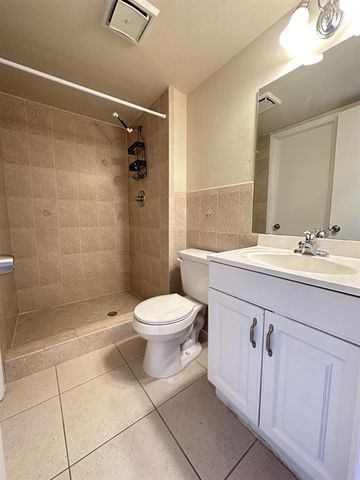 9401 Lime Bay Boulevard 115, Tamarac, FL 33321