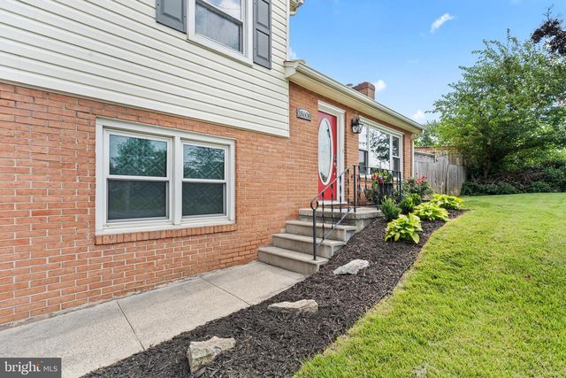 18608 MAUGANS AVE, Hagerstown, MD 21742